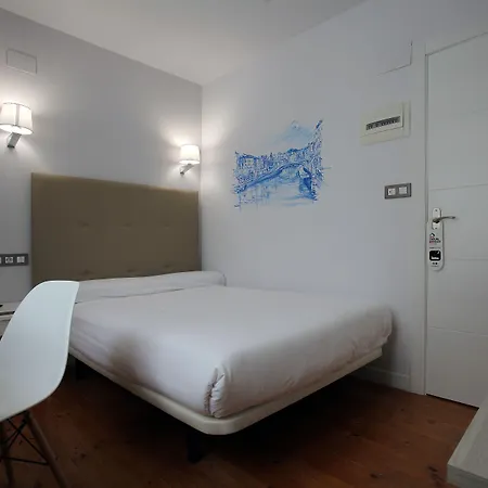 캐주얼 구레아 게스트하우스 2*